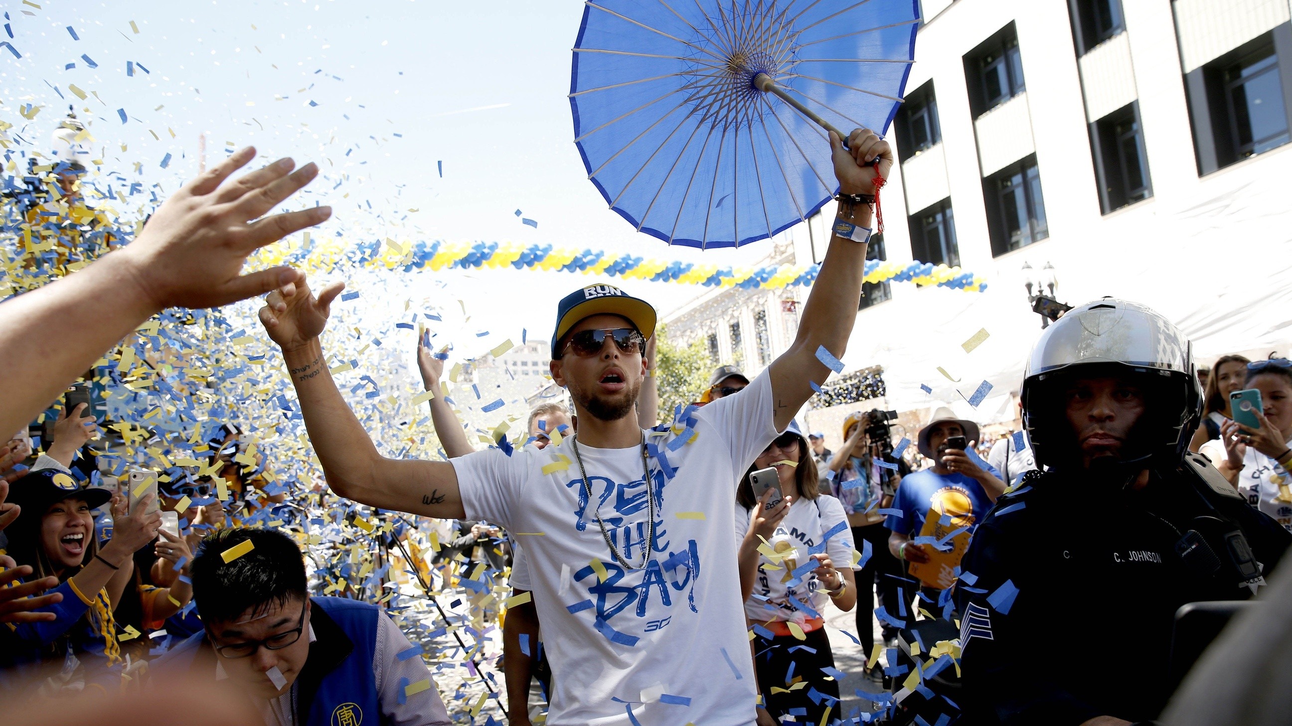 九游娱乐网站-蒂姆连续七场比赛得分超过挺进下一轮波士顿凯尔特人扳平良机备战NBA季后赛，菲尼克斯太阳赛后防线松动瞬间刷屏的简单介绍